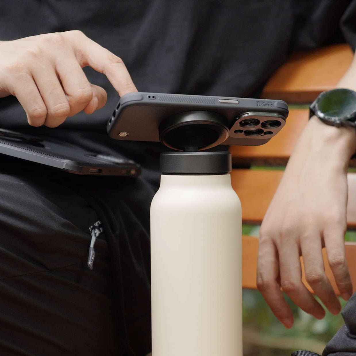 Water Bottle with Magnetic Tripod